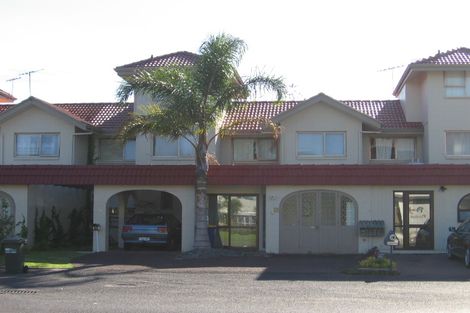 Photo of property in 4/3 Glen Road, Browns Bay, Auckland, 0630