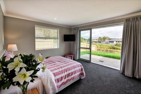 Photo of property in 32 Lisle Farm Drive, Pukekohe, 2120