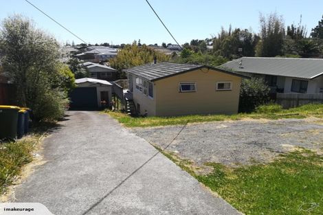 Photo of property in 46 Sunnyside Road, Sunnyvale, Auckland, 0612