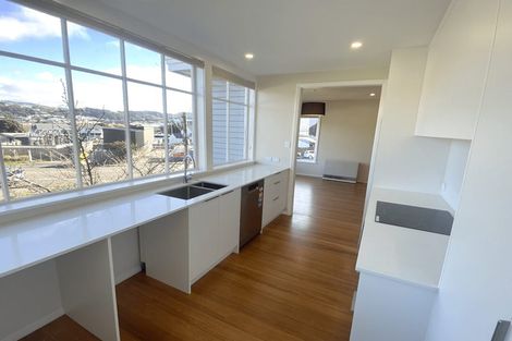 Photo of property in 5 Lonsdale Crescent, Rongotai, Wellington, 6022