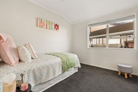 Photo of property in 26 Hinerau Street, Henderson, Auckland, 0612