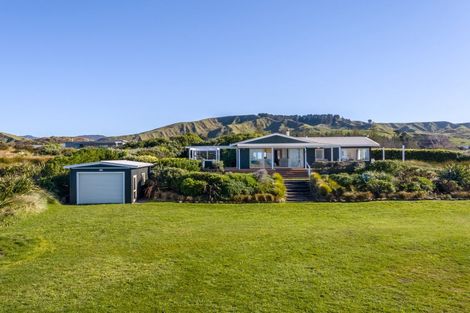 Photo of property in 6 Beach Road, Flat Point, Masterton, 5883