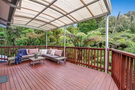 Photo of property in 9 Springwater Vale, Unsworth Heights, Auckland, 0632