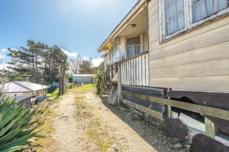 Photo of property in 25 Manuka Street, Castlecliff, Whanganui, 4501