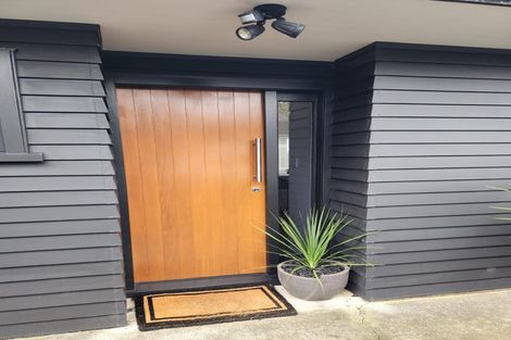 Photo of property in 2/44 Waimumu Road, Massey, Auckland, 0614