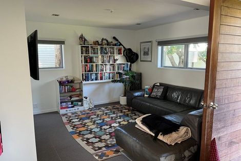 Photo of property in 3/27 Stanley Road, Glenfield, Auckland, 0629