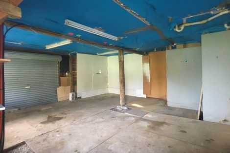 Photo of property in 60 Lavelle Road, Henderson, Auckland, 0612