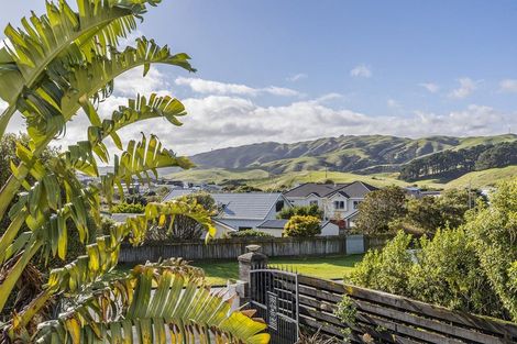 Photo of property in 78 Grays Road, Camborne, Porirua, 5026