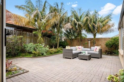 Photo of property in 2/12 Nakhle Place, Manurewa, Auckland, 2105
