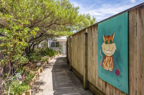 Photo of property in 222 Main Road South, Raumati South, Paraparaumu, 5032