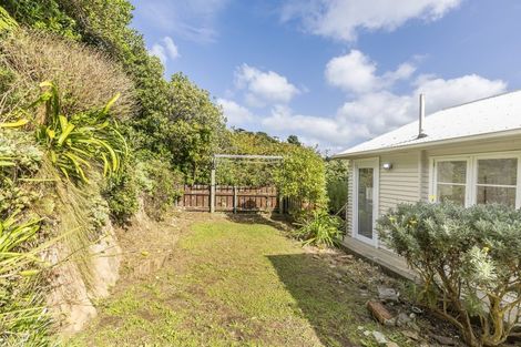 Photo of property in 19 Sidlaw Street, Strathmore Park, Wellington, 6022