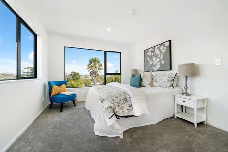 Photo of property in 4a Flaunty Place, West Harbour, Auckland, 0618