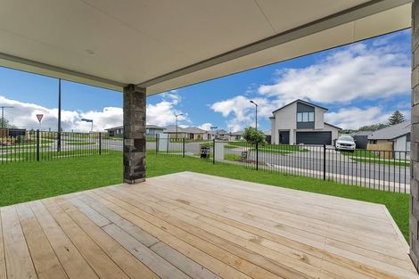 Photo of property in 2 Paapaka Way, Waiuku, 2123