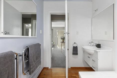 Photo of property in Heretaunga Flats, 4/652 Fergusson Drive, Trentham, Upper Hutt, 5018