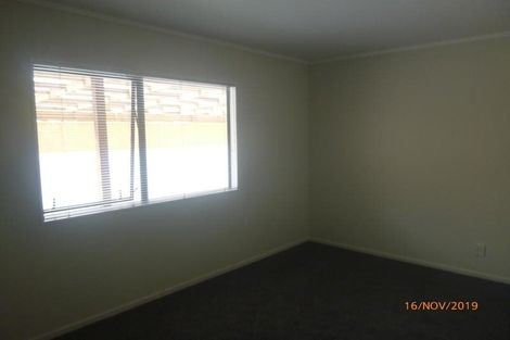 Photo of property in 1/81 Kaurilands Road, Titirangi, Auckland, 0604