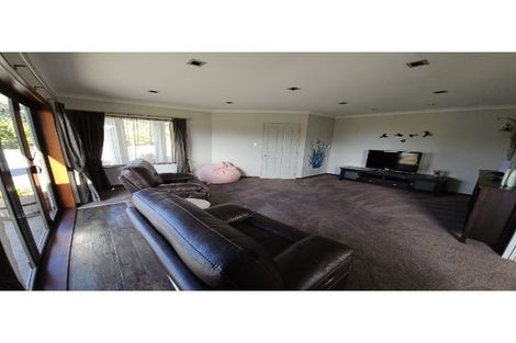 Photo of property in 94 Pohutukawa Drive, Levin, 5571
