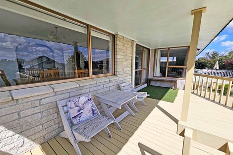 Photo of property in 9 Gilbass Avenue, Hamilton Lake, Hamilton, 3204