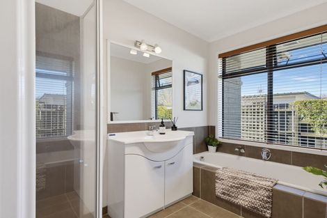 Photo of property in 15 Stonebridge Park Drive, Holdens Bay, Rotorua, 3010