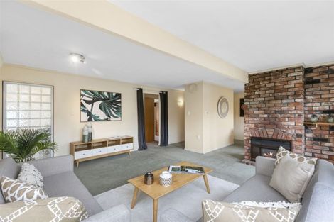 Photo of property in 1 Lanark Way, Northland, Wellington, 6012