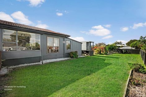 Photo of property in 64 Hyperion Drive, Randwick Park, Auckland, 2105