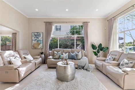 Photo of property in 9 Point View Link, East Tamaki Heights, Auckland, 2016