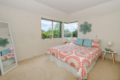 Photo of property in 3 Birchlea Rise, Goodwood Heights, Auckland, 2105