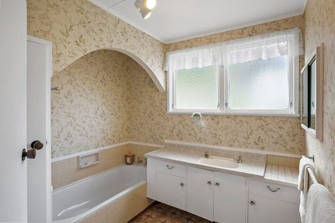 Photo of property in State Highway 3, Tongaporutu, Urenui, 4378