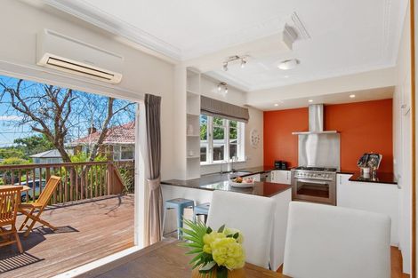 Photo of property in 277 Glengarry Road, Glen Eden, Auckland, 0602