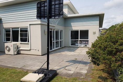 Photo of property in 5 Willowgrange Place, Pukekohe, 2120