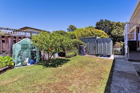 Photo of property in 39 Awanui Street, Merrilands, New Plymouth, 4312