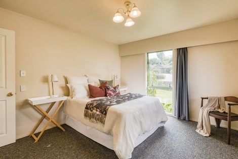 Photo of property in 53 Cabeleigh Drive, Helensville, 0800