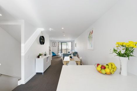 Photo of property in 24u4 Princess Terrace, Newtown, Wellington, 6021