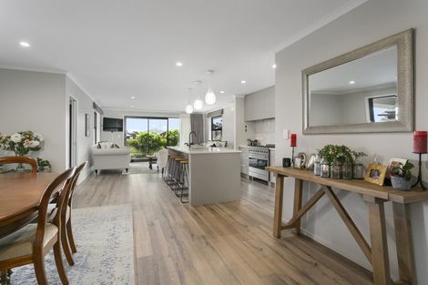 Photo of property in 31 Rose Leigh Drive, Cambridge, 3434