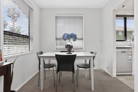 Photo of property in 15a Lillian Place, Orewa, 0931