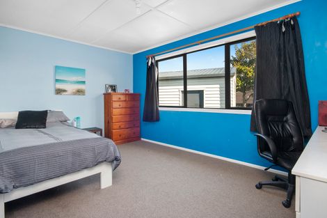 Photo of property in 106 Queen Street, Northcote Point, Auckland, 0627