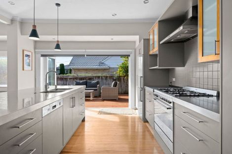 Photo of property in 15 Fairfield Road, Fairfield, Hamilton, 3214