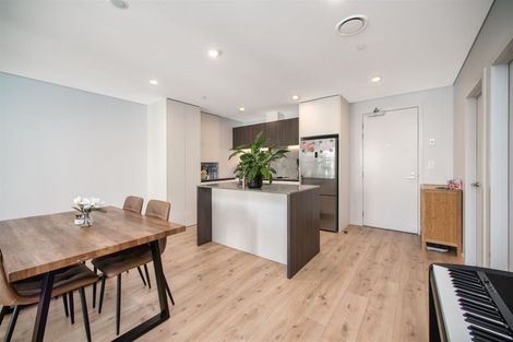 Photo of property in 1/37 Woodlands Crescent, Browns Bay, Auckland, 0630