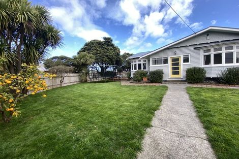 Photo of property in 8 Guthrie Street, Waterloo, Lower Hutt, 5011