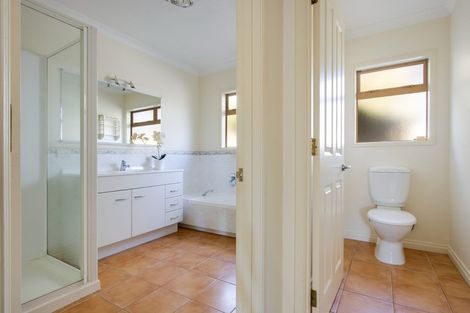 Photo of property in 52 Neeve Road, Taradale, Napier, 4112