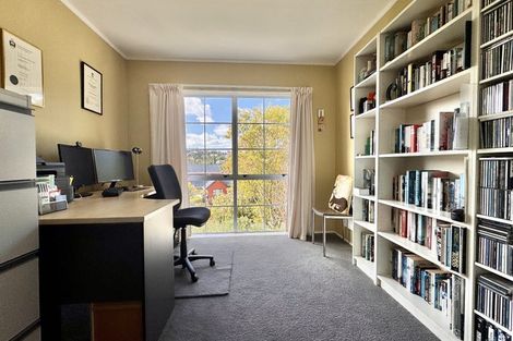 Photo of property in 6 Mosman Place, Chatswood, Auckland, 0626