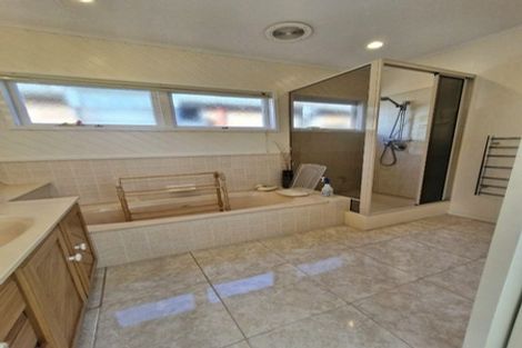 Photo of property in 542 South Titirangi Road, Titirangi, Auckland, 0604