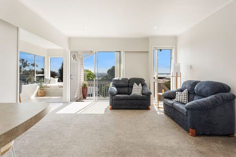 Photo of property in 67 Brigantine Drive, Beach Haven, Auckland, 0626