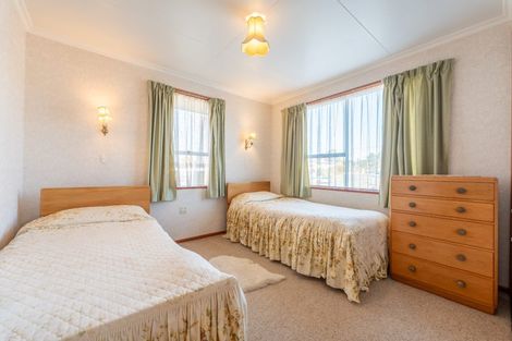 Photo of property in 2 Oxford Street, Holmes Hill, Oamaru, 9401