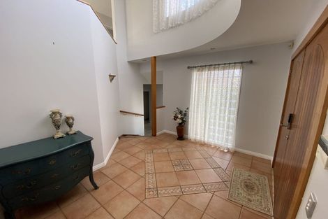 Photo of property in 5 Gretna Green, Browns Bay, Auckland, 0630