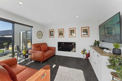 Photo of property in 1 Fraer Street, Cromwell, 9310