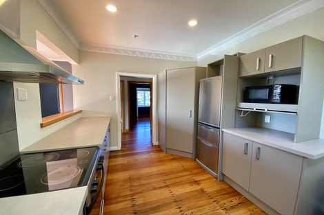 Photo of property in 112 Eden Street, Island Bay, Wellington, 6023