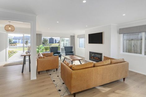 Photo of property in 100 Kupe Drive, Whitianga, 3510