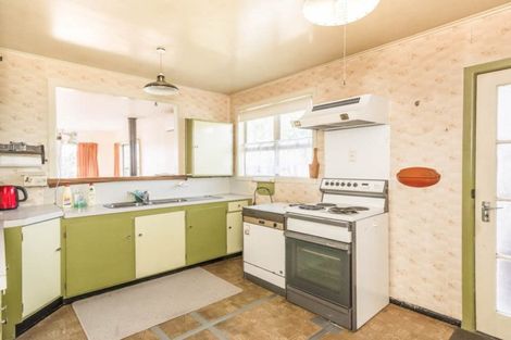 Photo of property in 8 Sarona Avenue, Glen Eden, Auckland, 0602