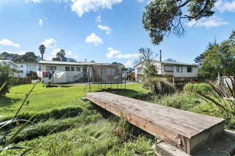 Photo of property in 1/39 Langton Road, Stanmore Bay, Whangaparaoa, 0932