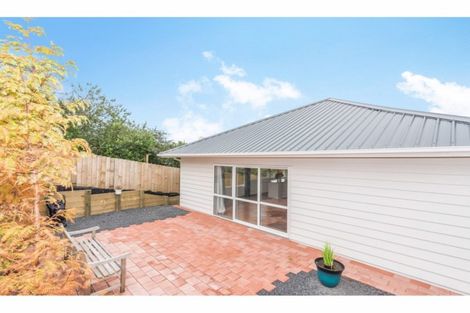 Photo of property in 6 Sheehan Road, Te Atatu South, Auckland, 0610